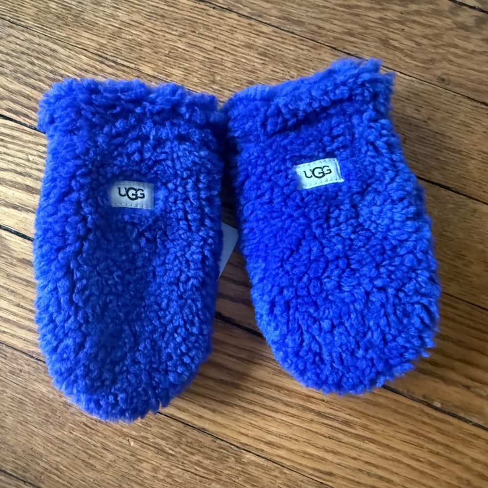 UGG Kids' UGGFluff Mitten - Size 4-6 - NWT
